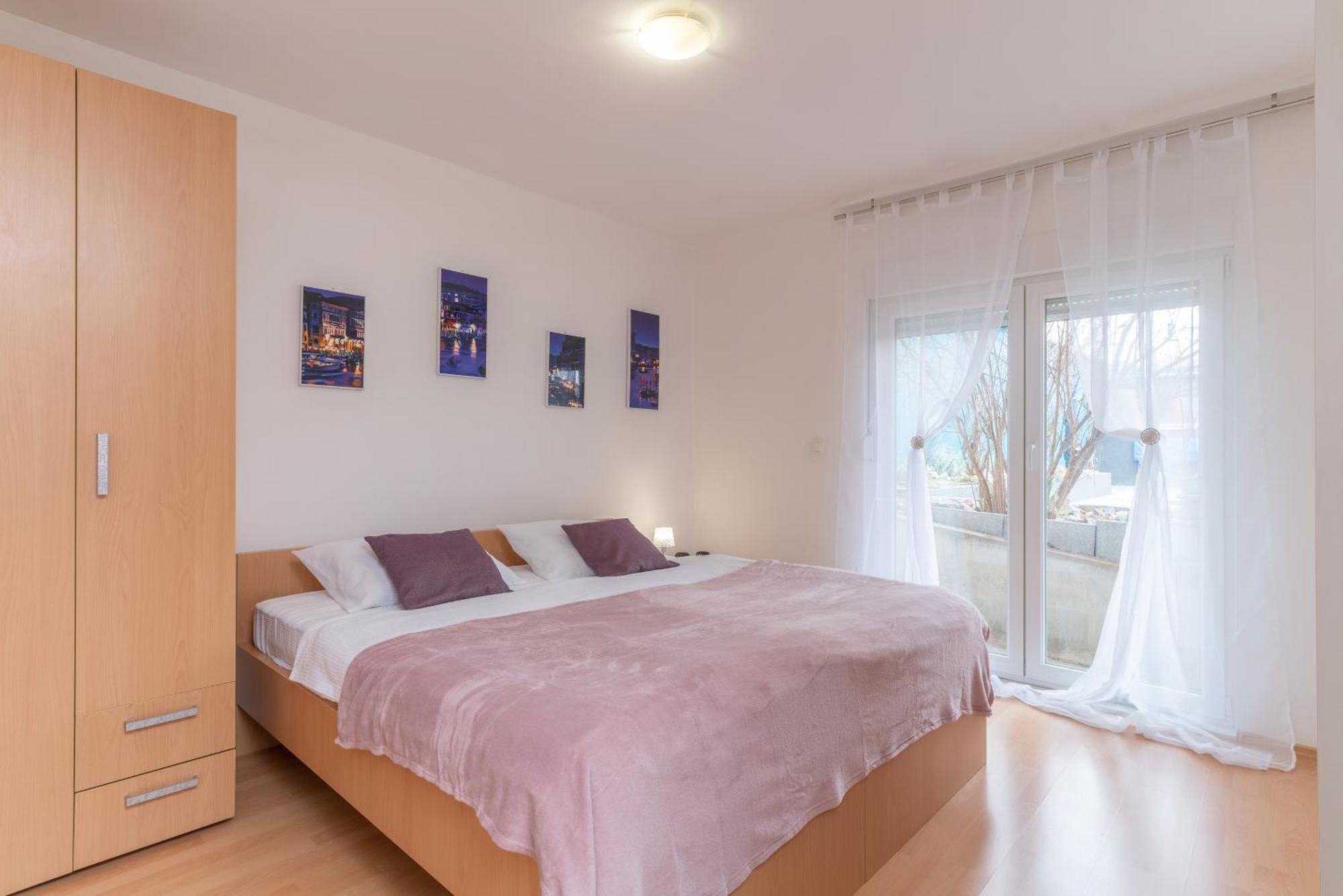 Pure Sky Apartments - With Pool Мостар Екстер'єр фото