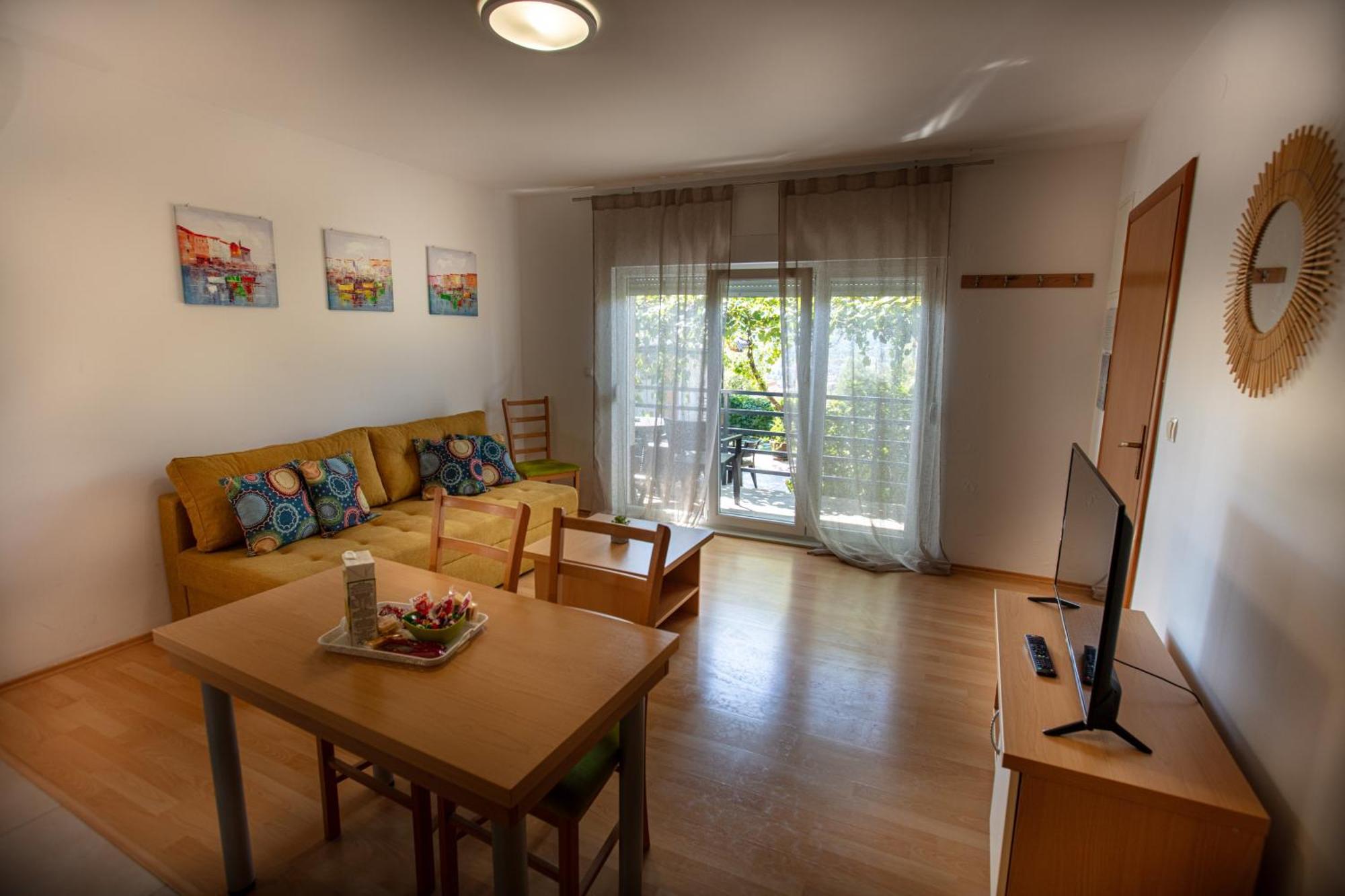 Pure Sky Apartments - With Pool Мостар Екстер'єр фото