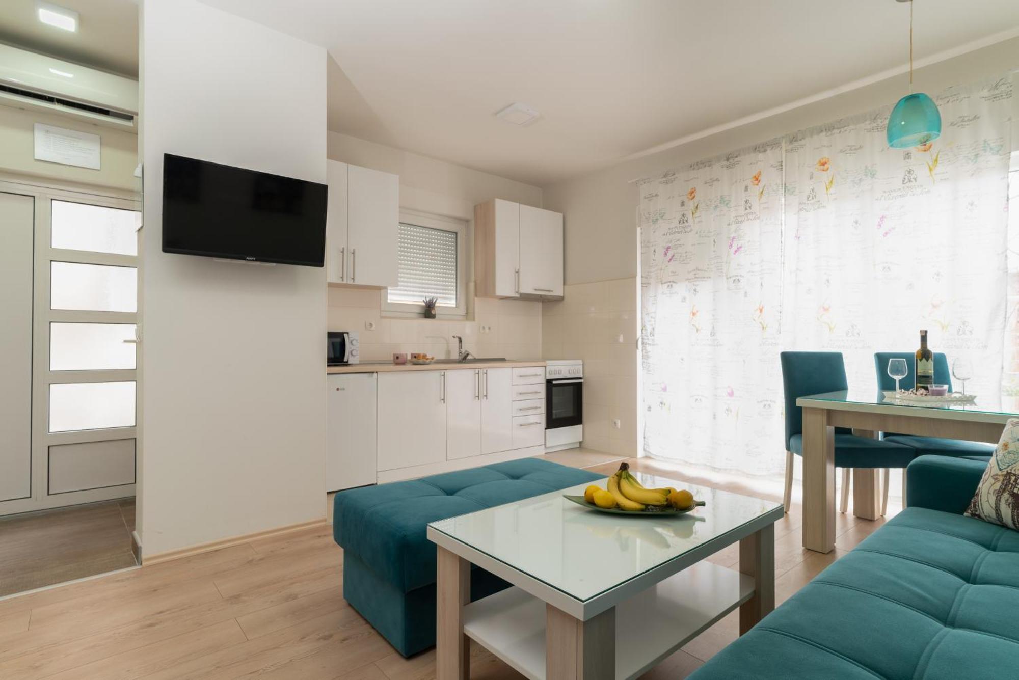 Pure Sky Apartments - With Pool Мостар Екстер'єр фото